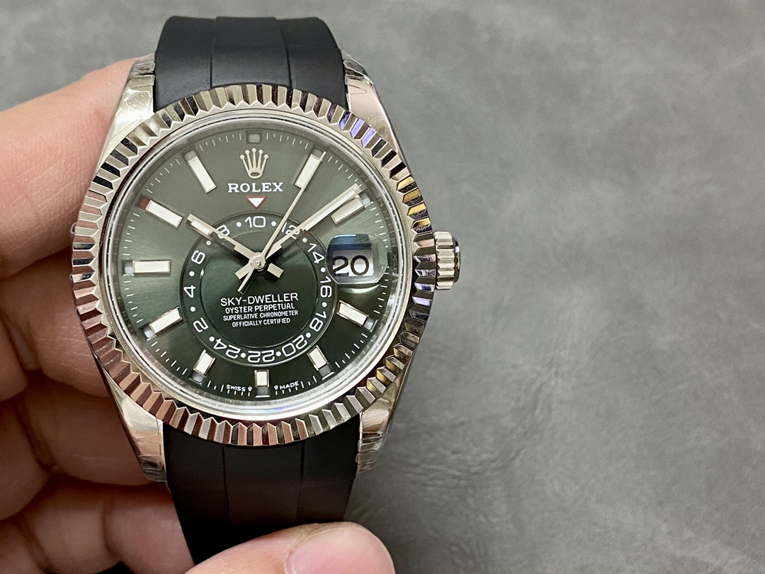 Rolex Sky Dweller 42mm 336239 Rubber Strap Black Dial Men's Watch